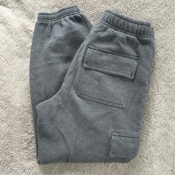 Aritzia Cozy Sweatfleece Mega Cargo Jogger - Picture 1 of 6